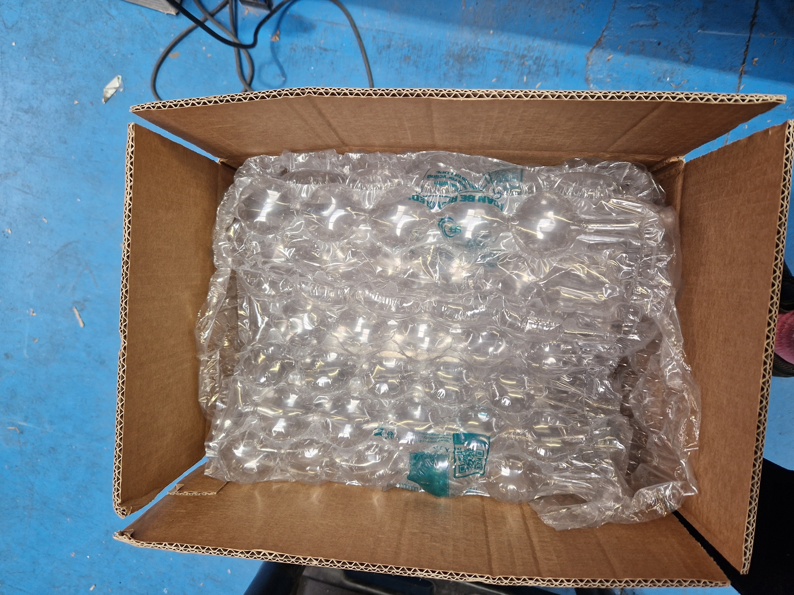 De'Longhi CTAC4003.BK Avvolta 4 Slice Toaster with Defrost (Scratched