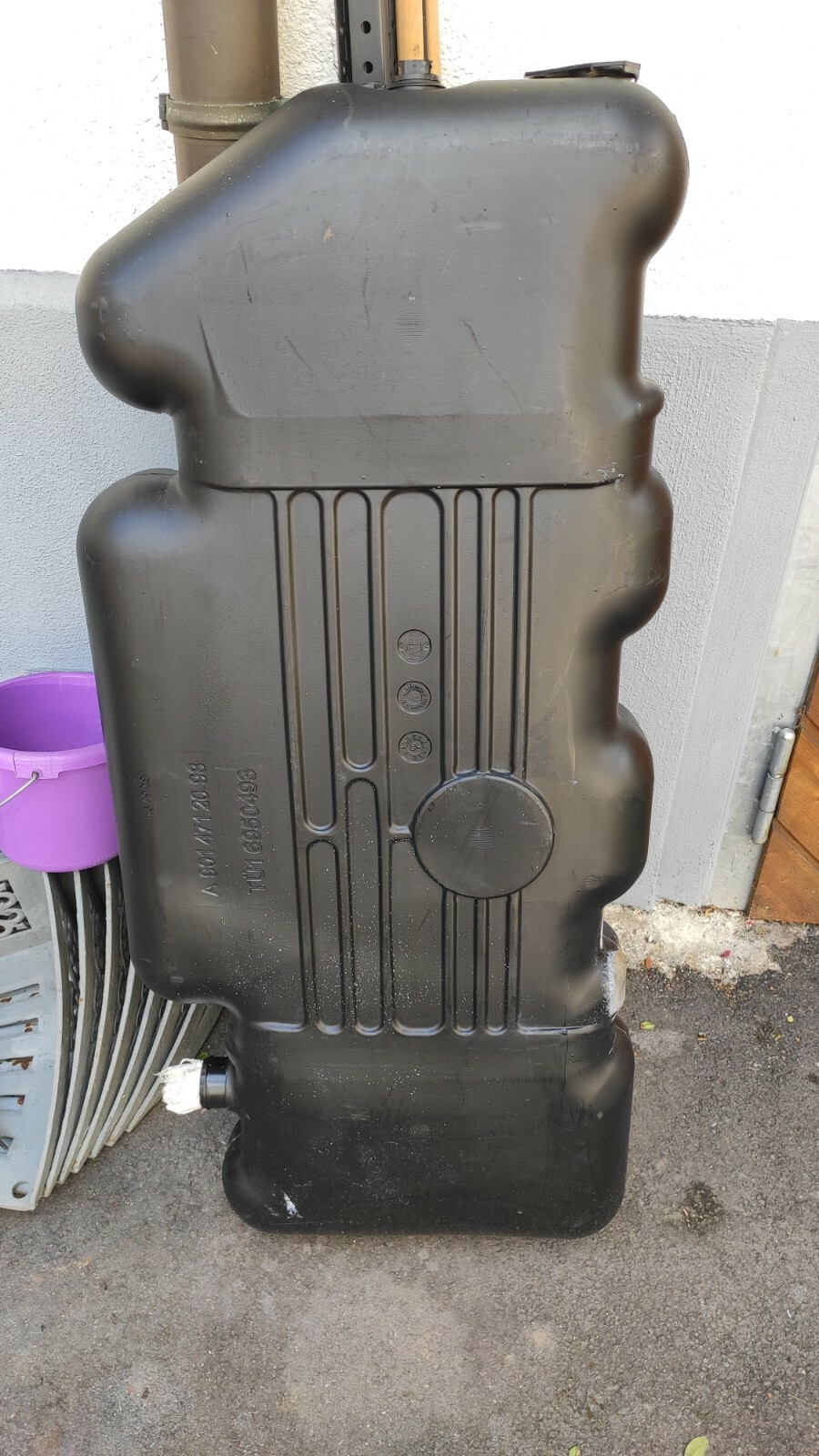 Mercedes-Benz Sprinter Kraftstofftank A9014712098 neuwertig | eBay