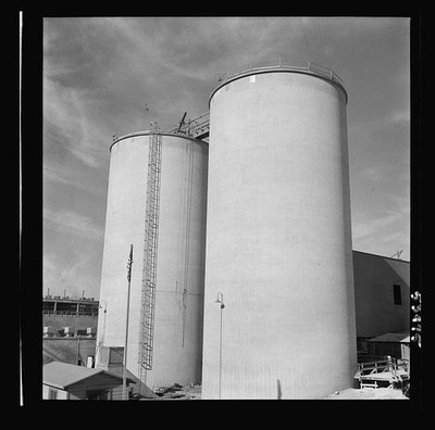 Photo:Las Vegas Nevada 1942 Basic Magnesium ore silos desert plant