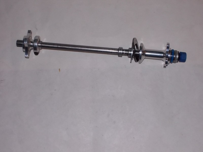 Titanium 1/10th Pan Car rear axle with Aluminum hubs