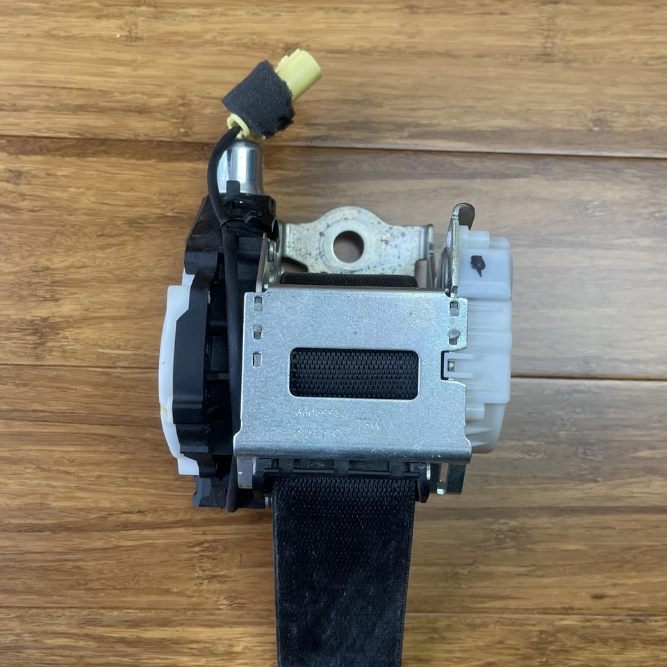 Ferrari California T 2014-2018 retractor de cinturón de seguridad delantero izquierdo 3 k millas OEM Foto 3 de 4