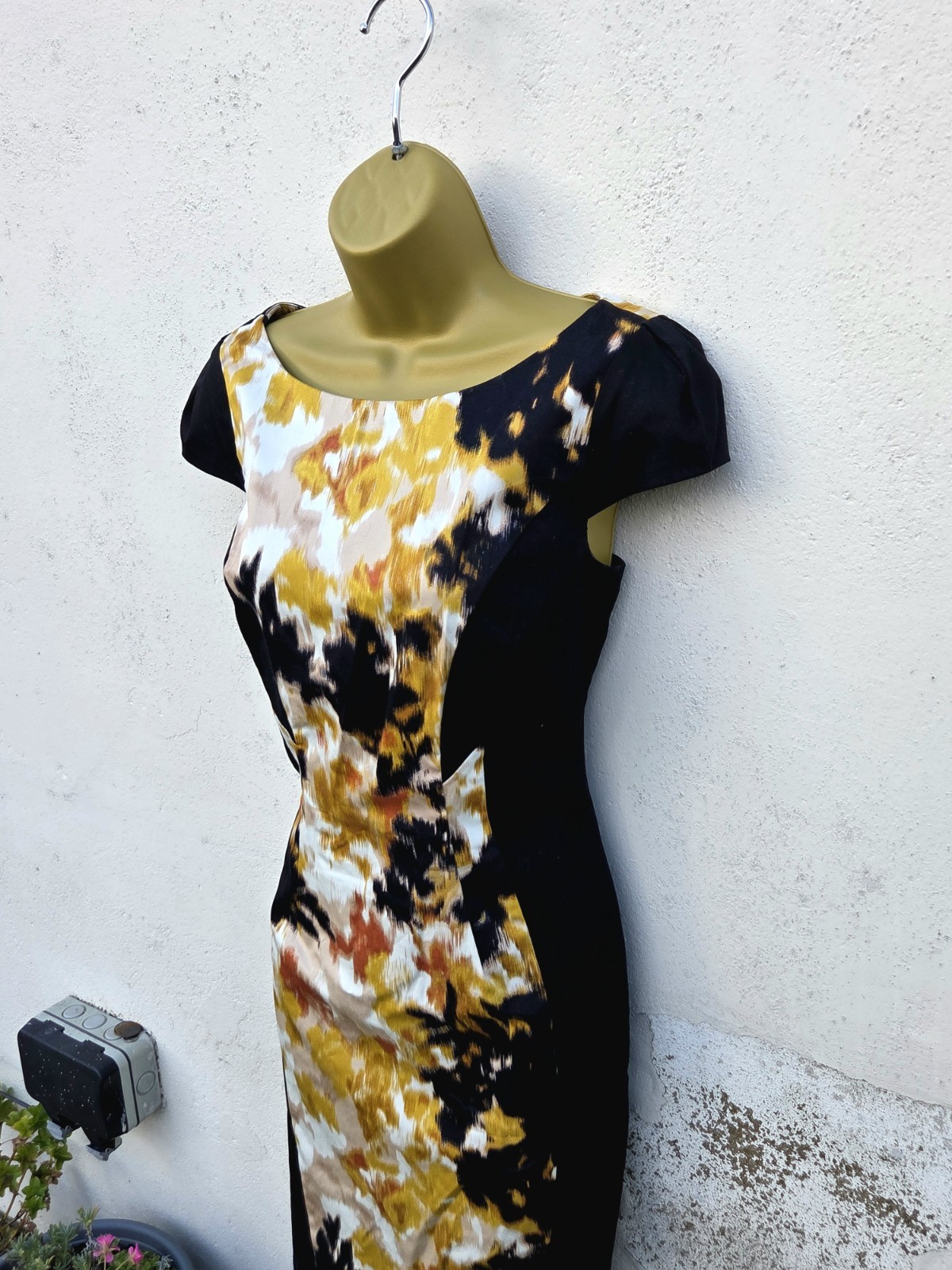 Stunning Marks & Spencer Woman Size 10 Black Orange Panel Sheath Lined Dress