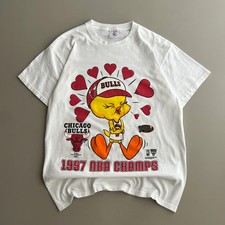 Large 1997 Chicago Bulls Tweetie Bird T-shirt