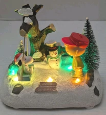 Kurt Adler Peanuts Light Up Christmas Musical Table Piece Snoopy Charlie Snowman