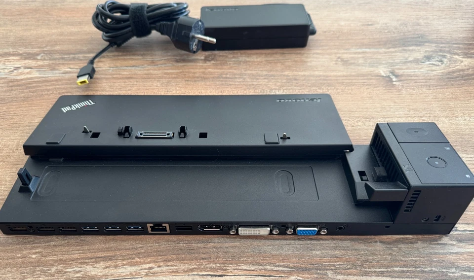 Lenovo ThinkPad Dockingstation Ultra Dock - Type 40A1 (T540 T550 T560 T570) - Photo 2/4