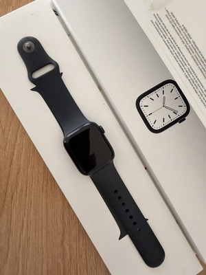 Apple Watch Series 7 41mm Aluminiumgehäuse mit Sportarmband - Mitternacht (GPS)