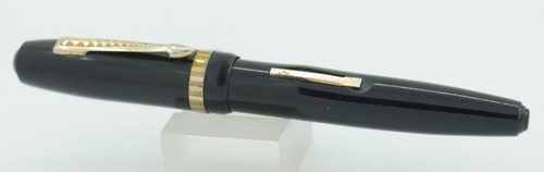 Welsh Mfg Co Small Black Celluloid w/Gold Trim Fountain Pen - Fine Nib - 1930's - Picture 4 of 5
