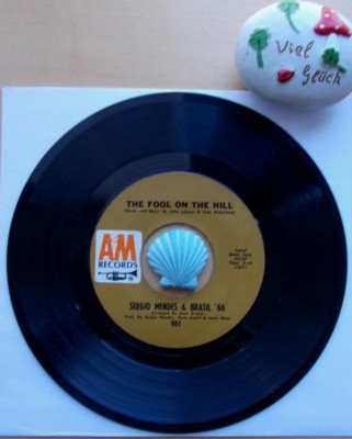 Sergio MENDES & Brasil `66 The Fool On The Hill So Many Stars A&M Records 210035