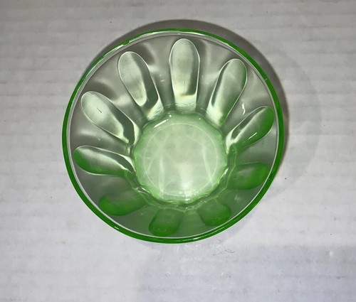 4 Uranium Green Custard Cups Vaseline Depression Glass Hazel Atlas - Picture 4 of 9
