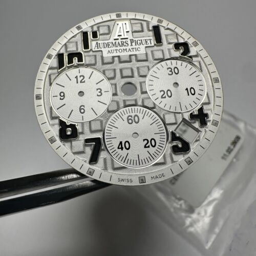 Audemars Piguet Offshore Lady NOS Chronographe Argent Cadran - Photo 2 sur 3