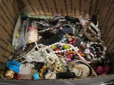 MASSIVE BOX OF JEWELRY 14LBS 14OZ TOTALLY UNSEARCHED PACKED IN MED FLAT RATE BOX