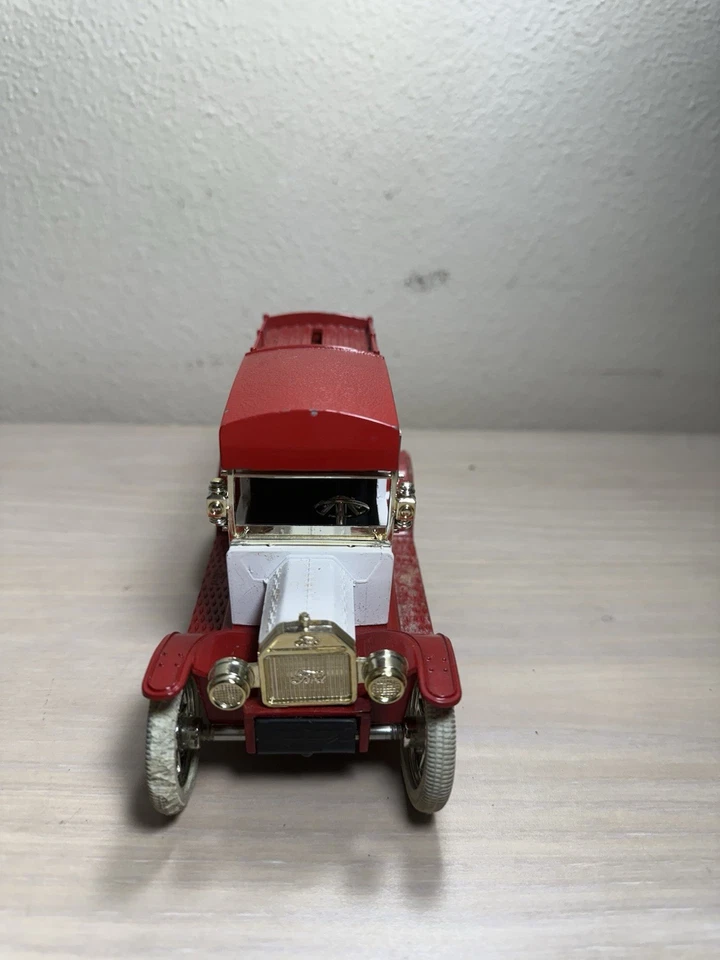 Ace Hardware ERTL Replica Ford Model "T" Van 1913 Diecast Vehicle Bank With Key - Image 2 of 4