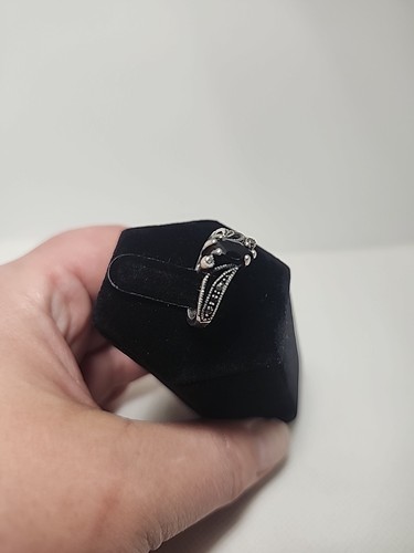 Sterling Black Onyx Ring Signed RJ Avon Size 6 - Picture 4 of 6