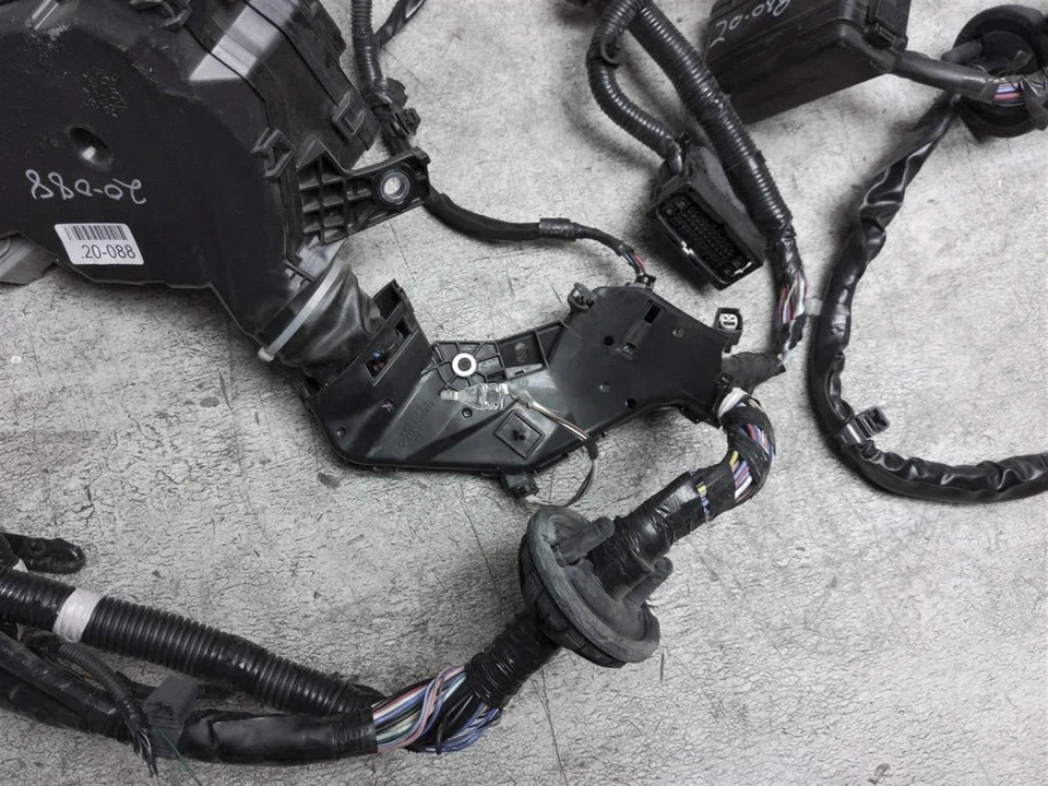 Chicote de fios caixa de fusíveis para sala de máquinas Toyota Highlander 2016-2019 *3,5L Fwd Le - Imagem 3 de 4