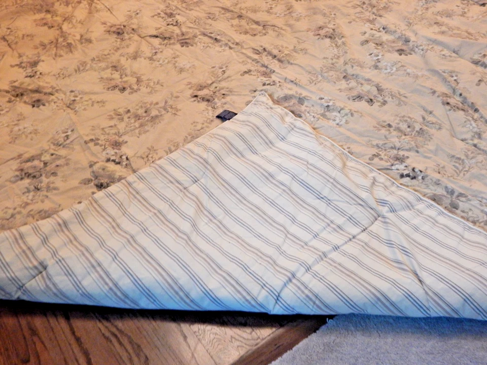 King Tan Floral Reversible Stripes CHAPS Comforter! - Image 3 of 4