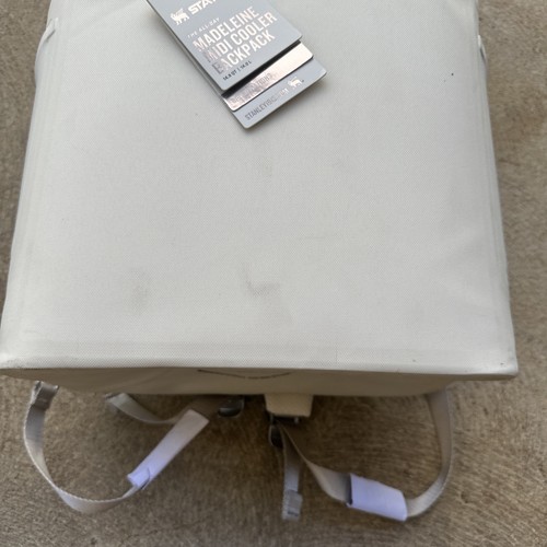 New Stanley All Day Madeleine Backpack 14.8 QT 14.0 L Cream HAS SPOT - Picture 3 of 9