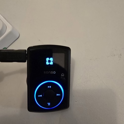 Sandisk MP3 Player Sansa Clip 2Gb Black With Radio - Picture 2 of 9