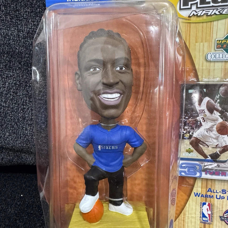 Figura Bobblehead Allen Iverson Upper Deck Playmakers 2001 All-Star Warm Up Nueva en Caja  Foto 2 de 4