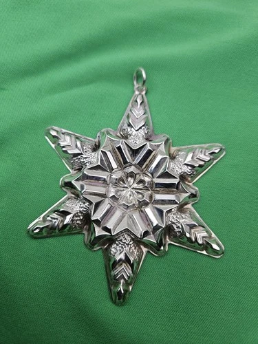 GORHAM STERLING SILVER CHRISTMAS SNOWFLAKE  STAR ORNAMENT  1970 Vintage