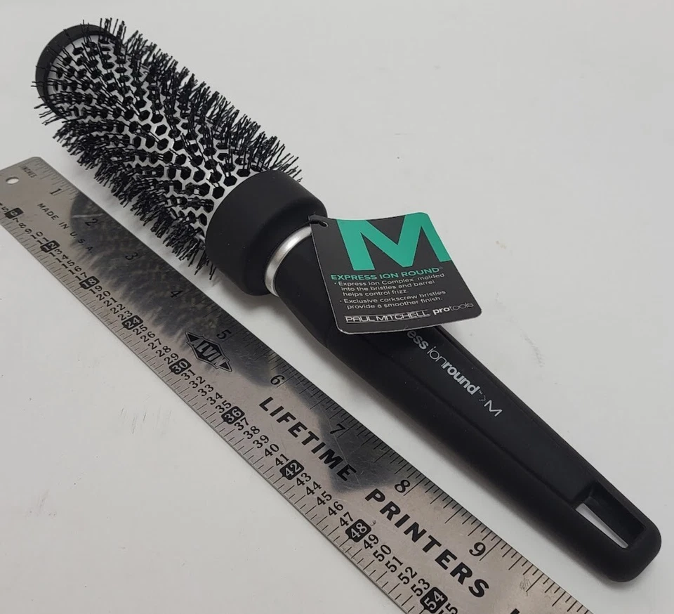 Cepillo redondo de aluminio Paul Mitchell Pro Tools Express Ion mediano 1,97" Foto 3 de 4