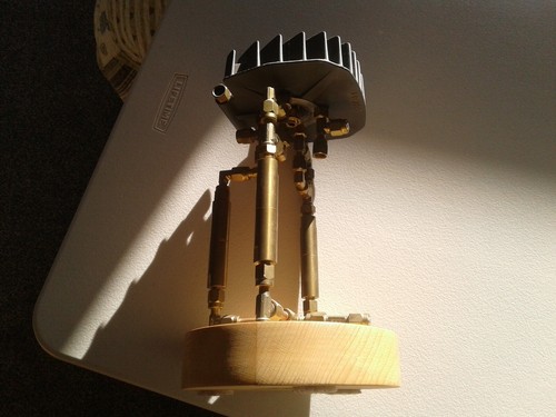 Base lámpara Serto piezas fontanería base diseñada. Con bujía/parte motor.Usado. - Imagen 5 de 12