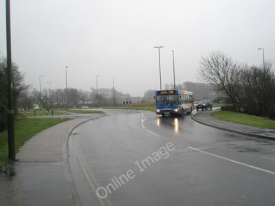 Foto 6x4 700 Bus kommt von der Umgehungsstraße Kreisverkehr Arundel c2009