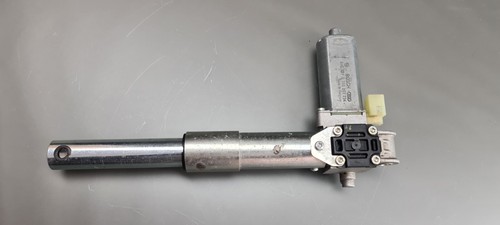 Orig BMW E60 E61 Elektrische Sitzhöhenverstellung Motor Stellmotor 0390203234