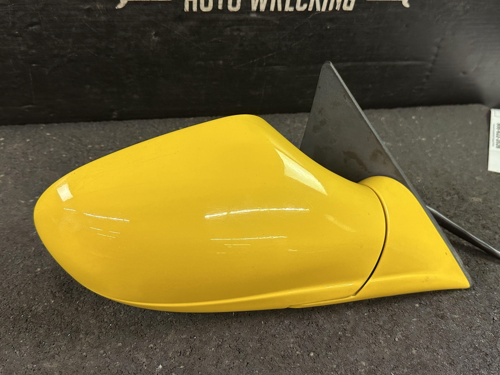 02-06 MASERATI SPYDER PASSENGER RH SIDE DOOR MIRROR YELLOW GIALLO 231246