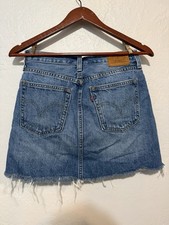 Levi s Denim Mini Skirt Raw Hem High Rise Sz 26 Y2K Boho Cottagecore Jean