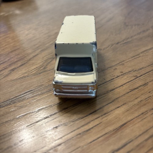 2000 CHEVY TRANSPORT BUS MATCHBOX DIECAST CAR TOY - Picture 2 of 6