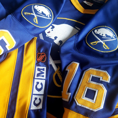 MDF  Buffalo Sabres Pat Lafontaine Career Stats Tribute  jersey SZ 56