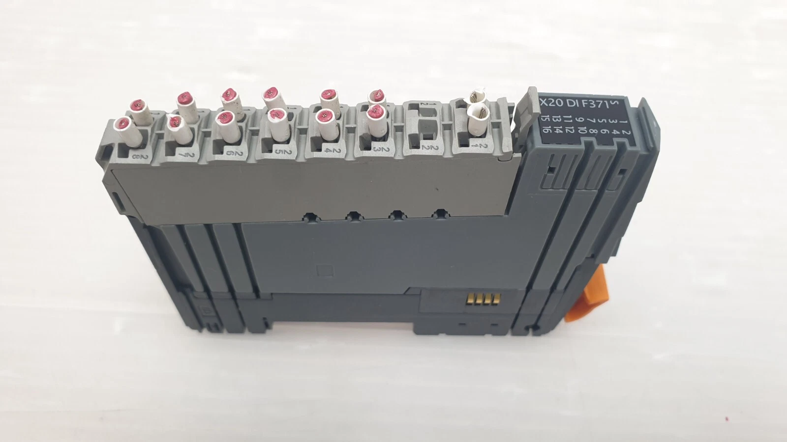 Front of the X20 DI F371 with input numbering 1 to 16 and terminal block