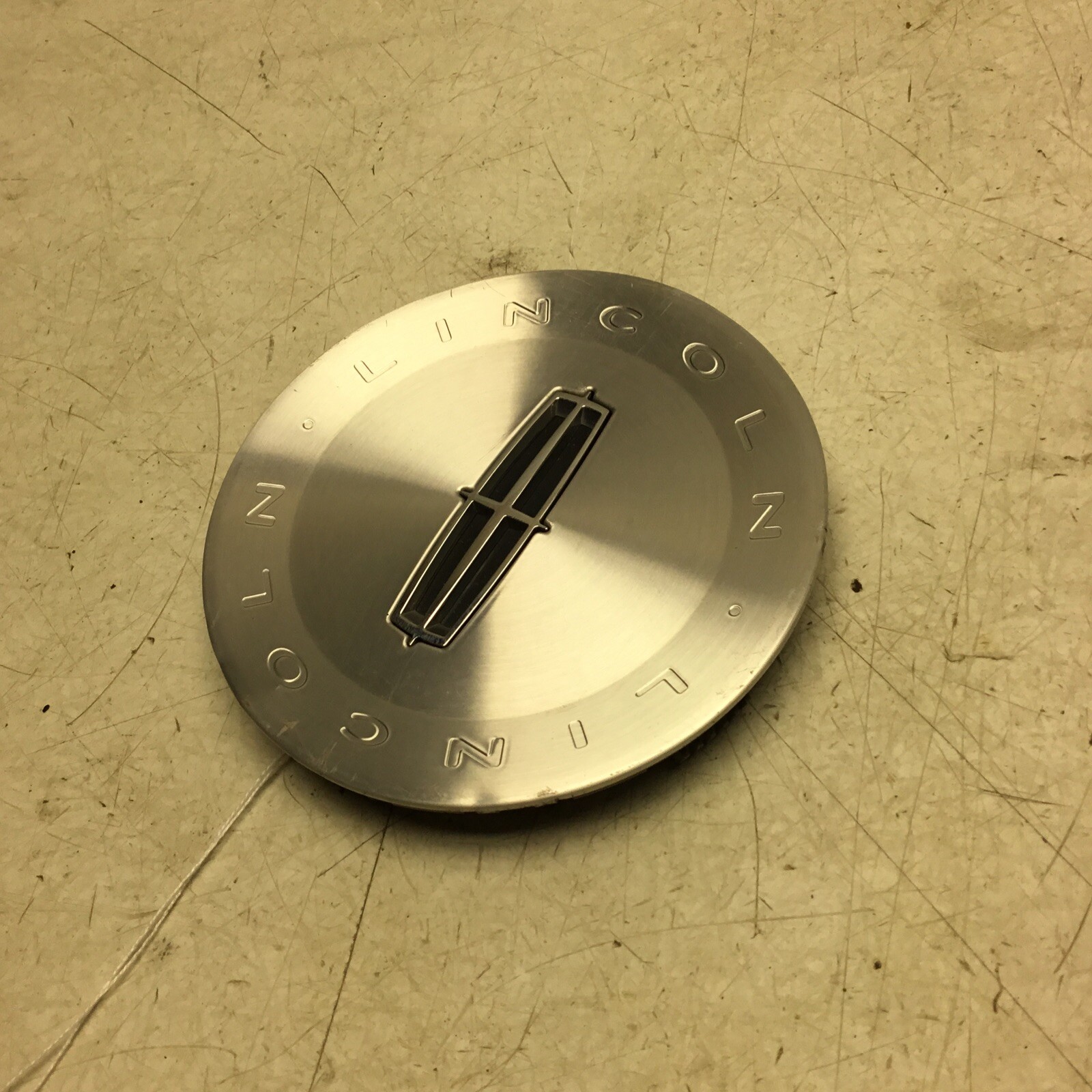 Lincoln Town Car MKZ center cap 20062011 part number 9W13 1A096 AA