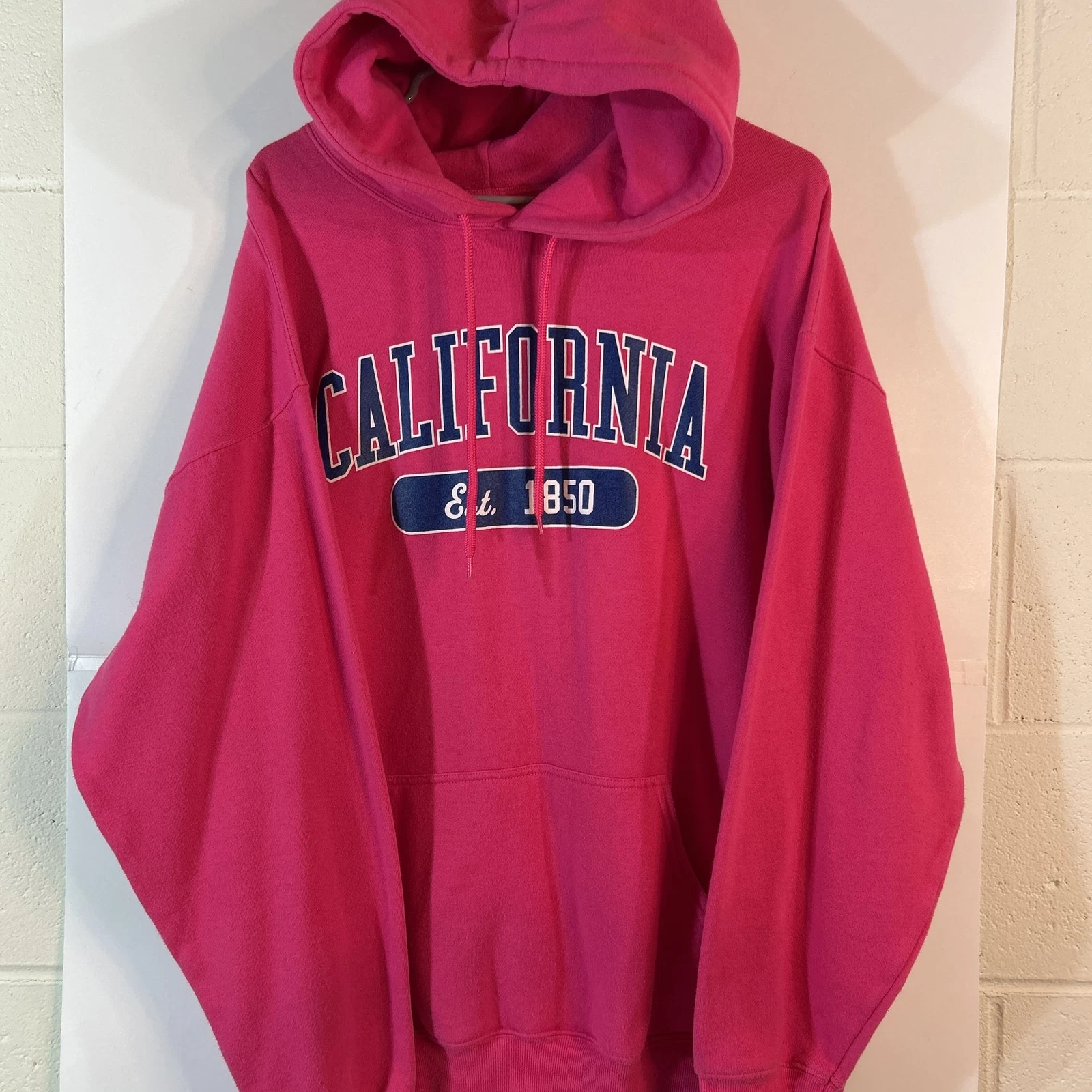 VETEMENTS California Est. Felpa con cappuccio rosa 1850. Taglia xl.Danneggiato: (MACCHIATO)?