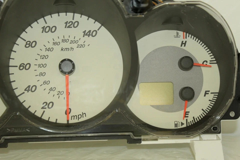 Cuadro de instrumentos velocímetro indicadores del panel de instrumentos 2007 2008 Mazda 3 90.586 millas Foto 3 de 4