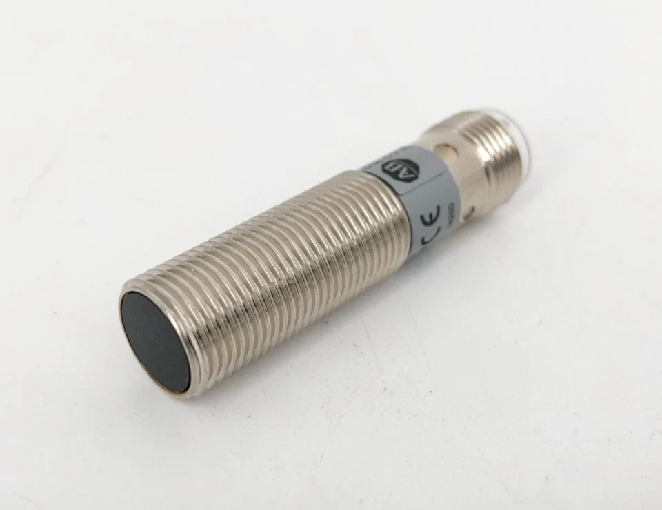 New Allen Bradley 872C-DH4NP12-D4 Ser. E Inductive Proximity Sensor 10-30VDC - Image 3 of 4