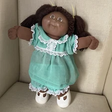 Vintage 1982 Coleco Cabbage Patch Kid Doll #37 Brown Yarn Hair Green Dress Shoes