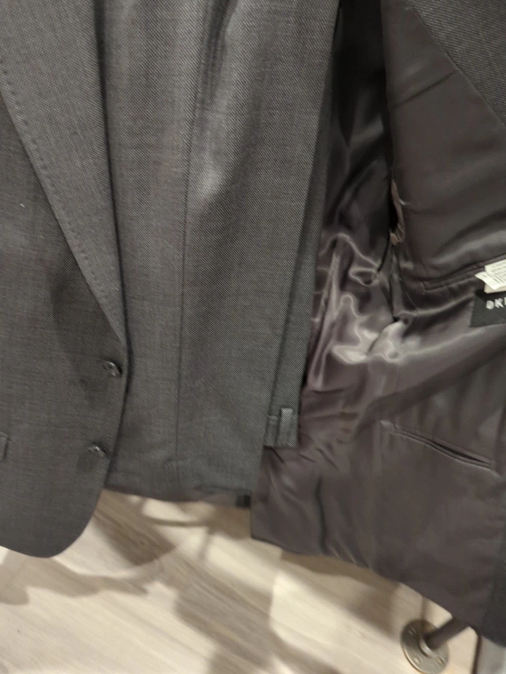 Blazer Abrigo Deportivo DKNY Para Hombres Calce Ajustado Gris Sólido 2 Botones 100% Lana con Pantalones Foto 3 de 4