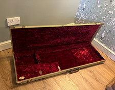 G&G Tweed Hard Bass Guitar Case, Red Plush Interior, Single Capacity