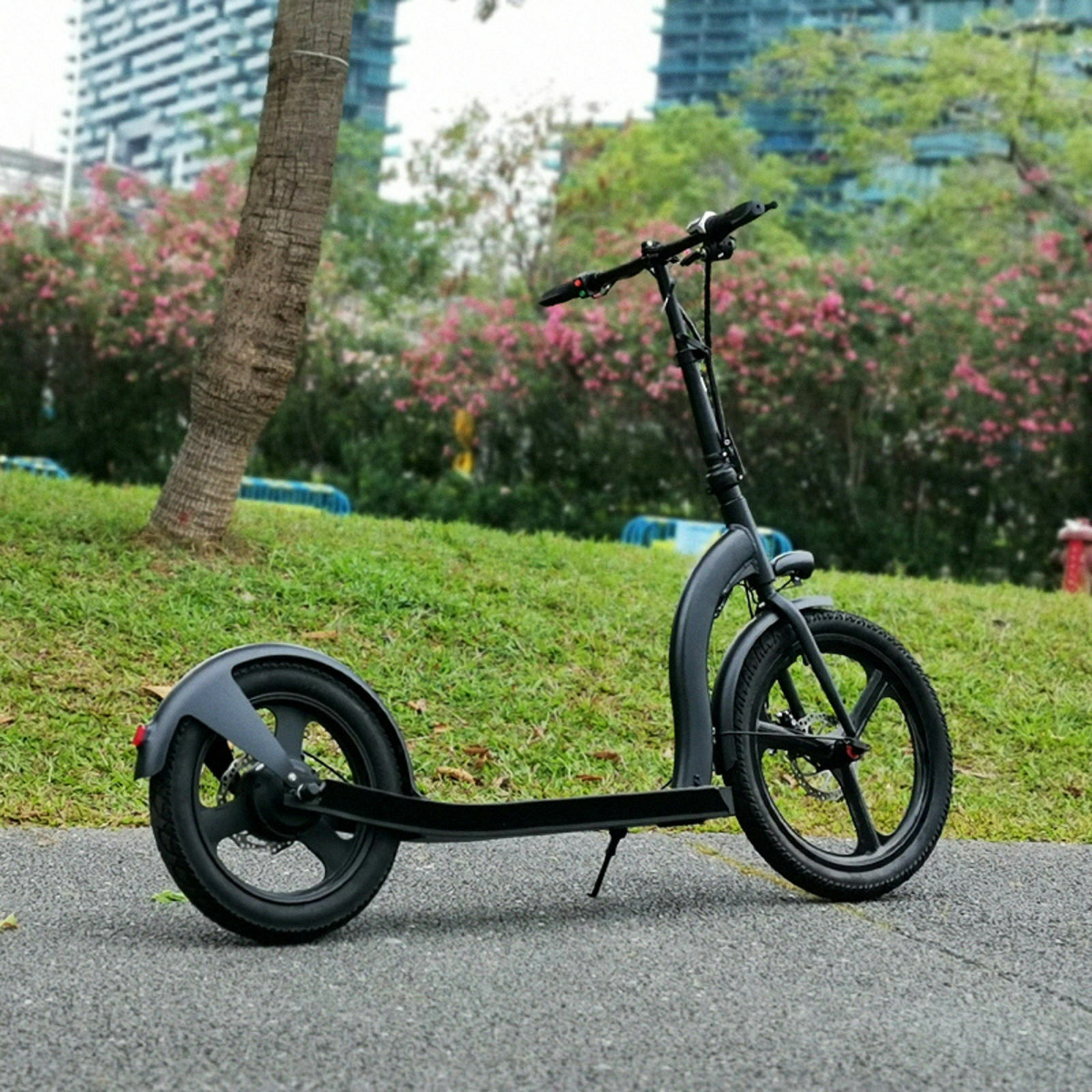 UK. Pro BIG Wheel Electric Scooter E Scooter ! Long RANGE! Fast! Off