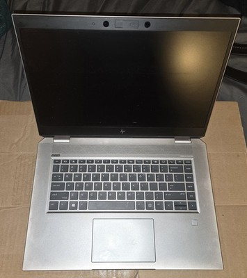 HP ZBook Studio G5 15'' FHD XEON E-2176M 128GB SSD 16GB W11P Quadro P1000 120Hz