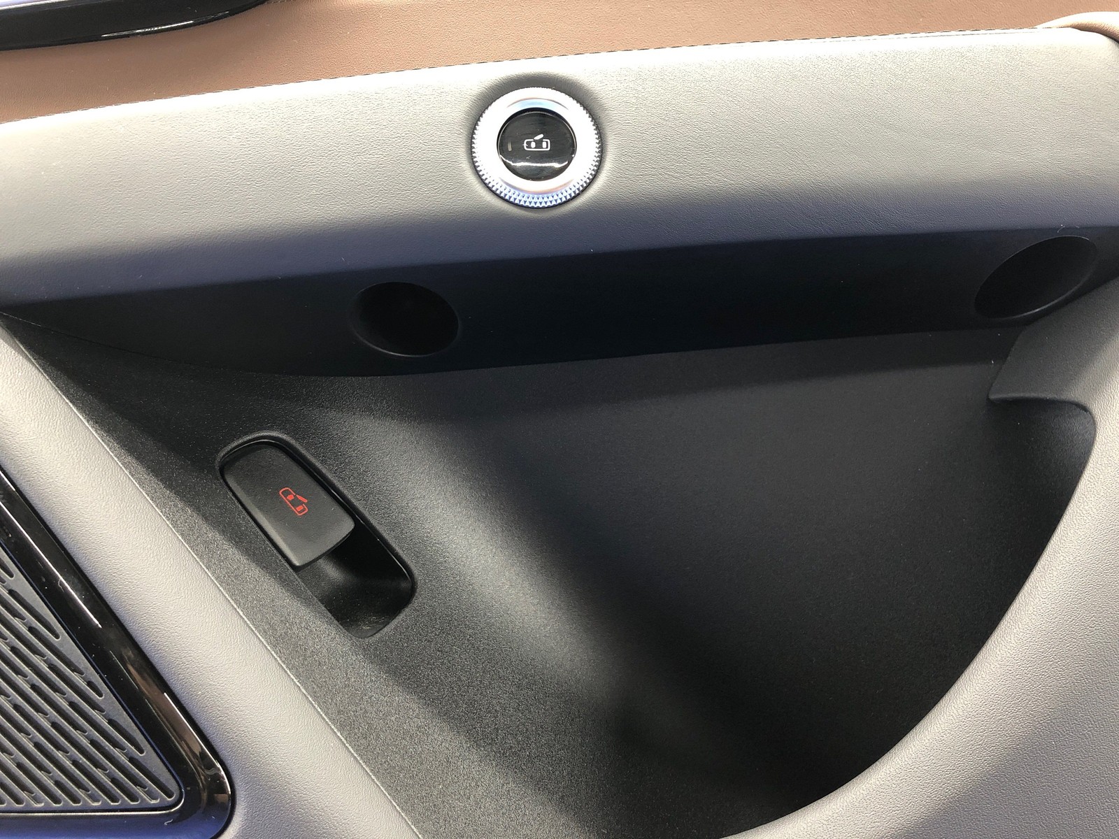 Maserati Grecale 2023 Front Right Inner Door panel