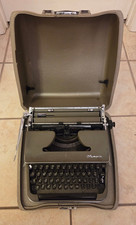 Vintage Olympia WERKE WEST GMBH WILHELMSHAVEN De Luxe Typewriter With Case thumbnail