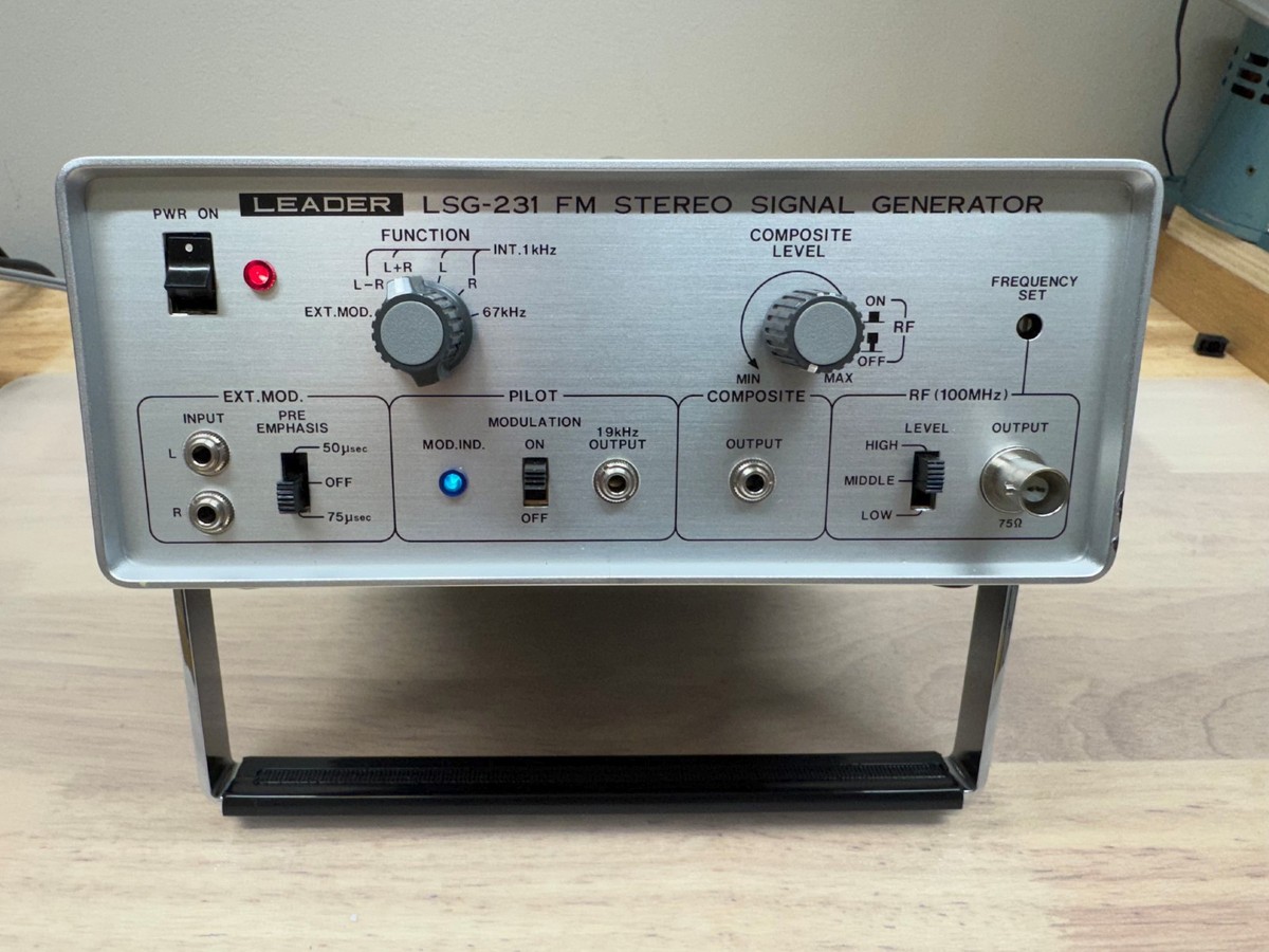 Vintage Leader Lsg-231 FM Stereo Signal Generator With Handle for