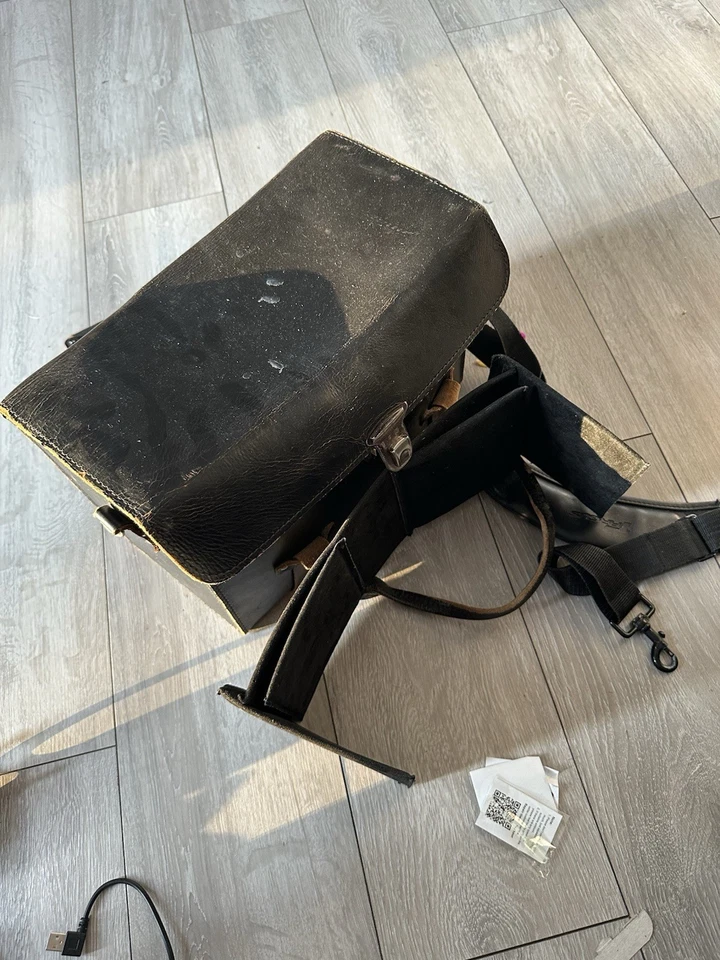 80s Journalist Photography Vintage Hard Case Camera Bag and Handle - Image 3 of 4