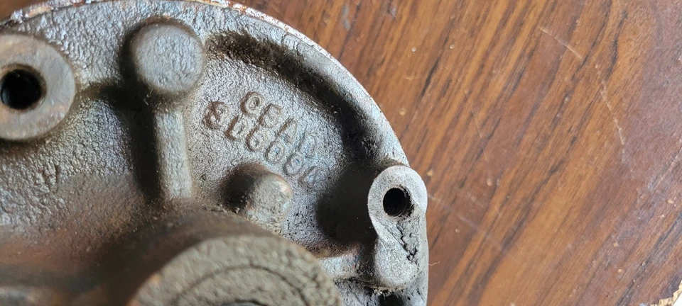 Bomba de dirección asistida Ford Mustang Mercury Cougar 1966-67 C5AR-3D609-A FOMOCO Foto 2 de 4