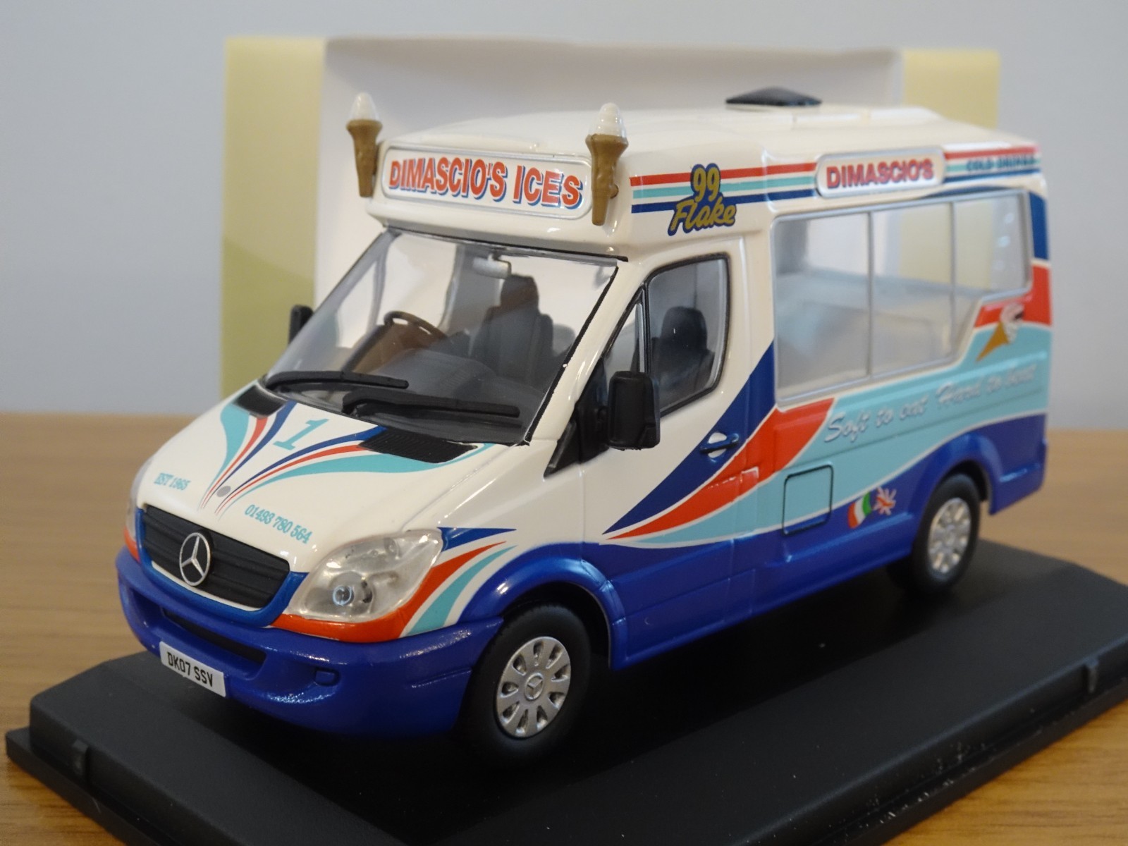 OXFORD DIMASCIOS MERCEDES SPRINTER WHITBY MONDIAL ICE CREAM VAN MODEL WM002 1:43