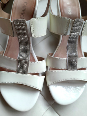CAPRICE Schuhe Sandale  Sandaletten  ECHT LEDER  GR. 39 ( 6 ) cremeweiß - weiss