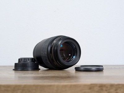 Canon EF 100mm f/2.8 Macro USM Lens - Excellent!