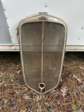 1933 Chevrolet Sedan Grille